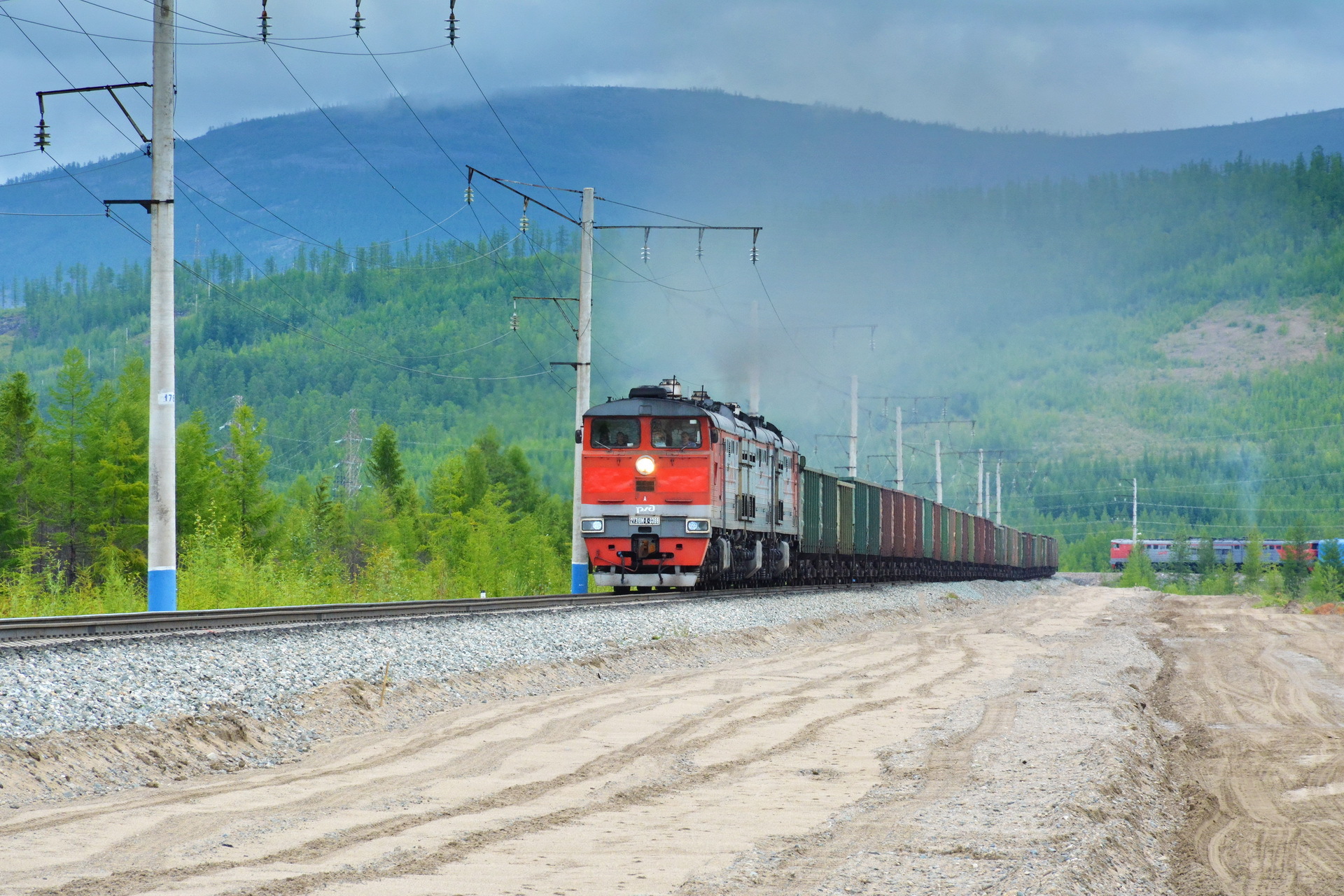 Luhanskteplovoz 2TE10M – photo 23