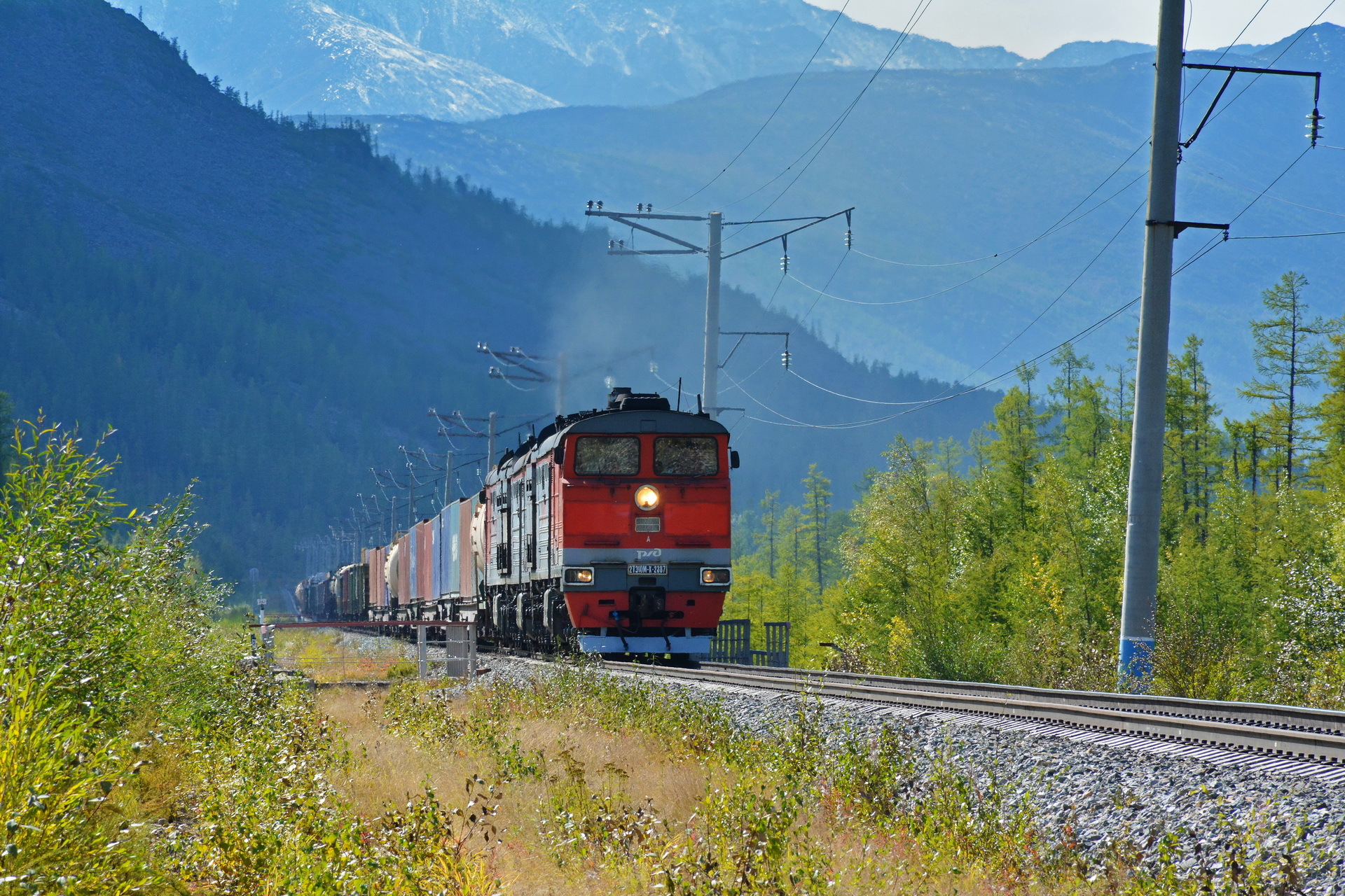 Luhanskteplovoz 2TE10M – photo 18