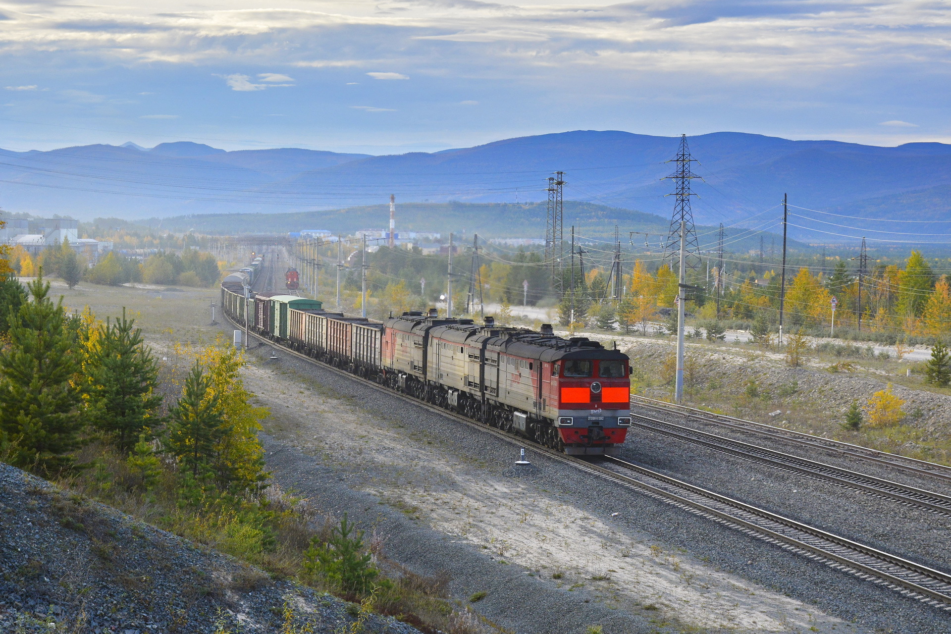 Luhanskteplovoz 2TE10M – photo 7