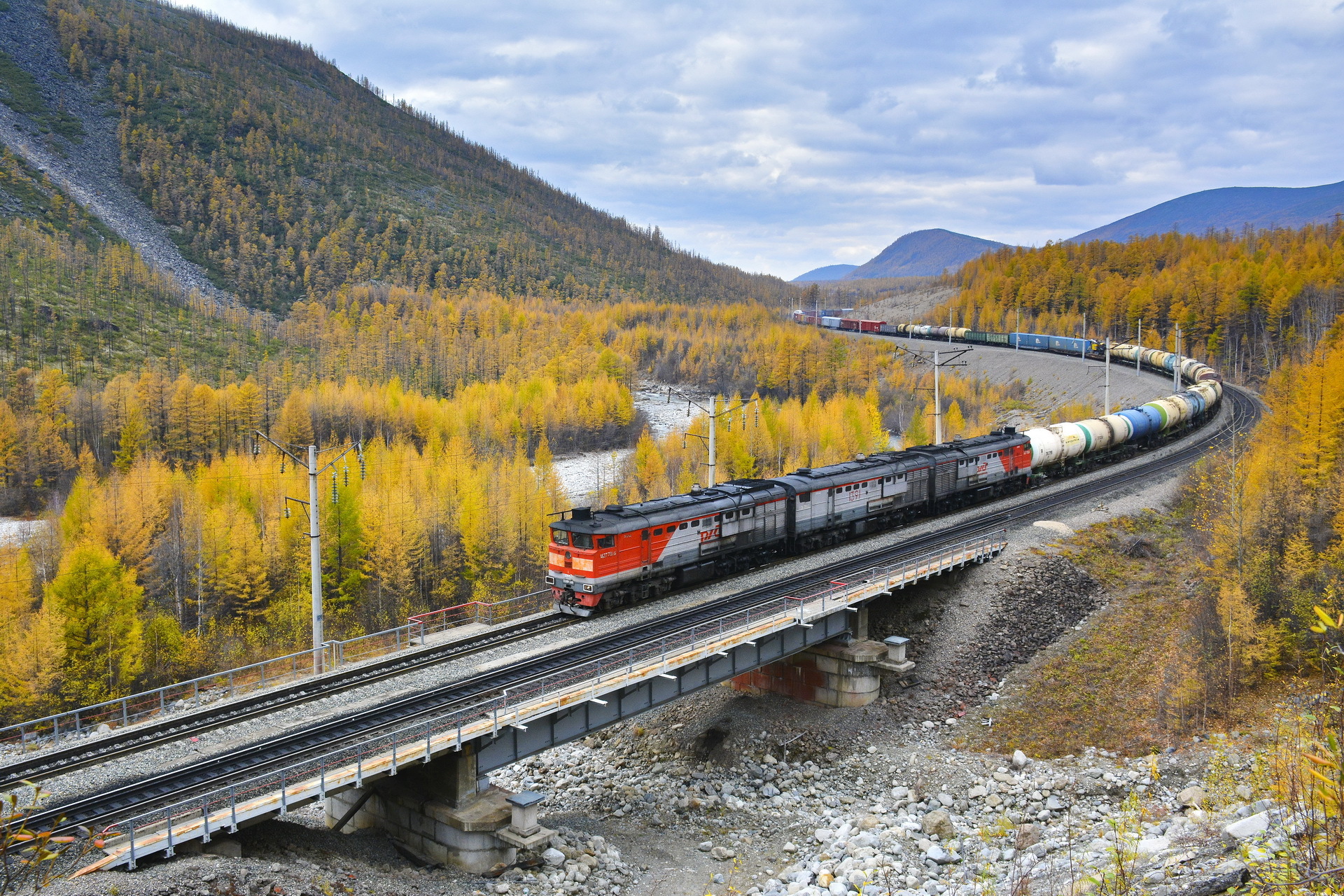 Luhanskteplovoz 2TE10M – photo 5