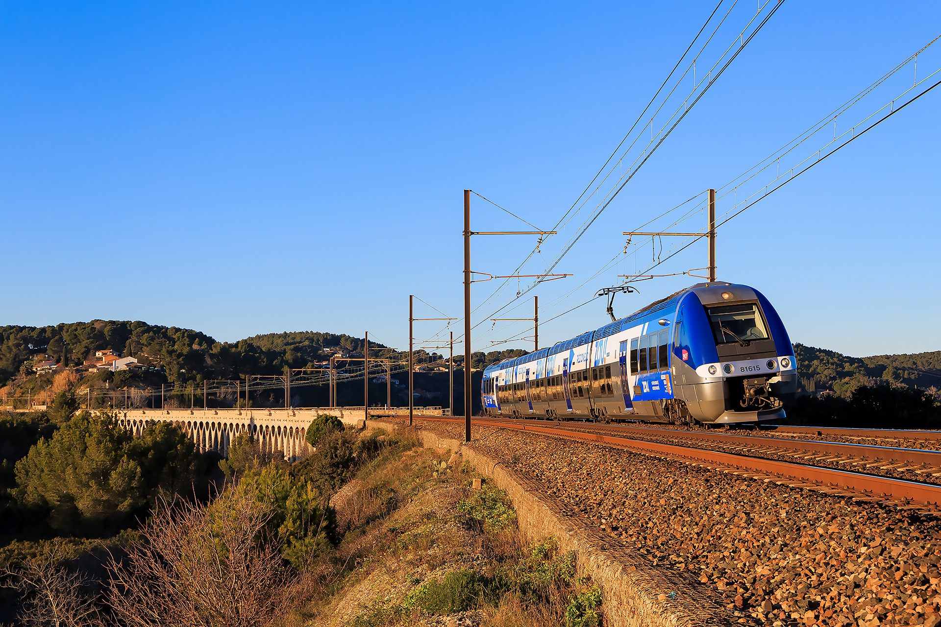 Bombardier B 81500 – photo 4