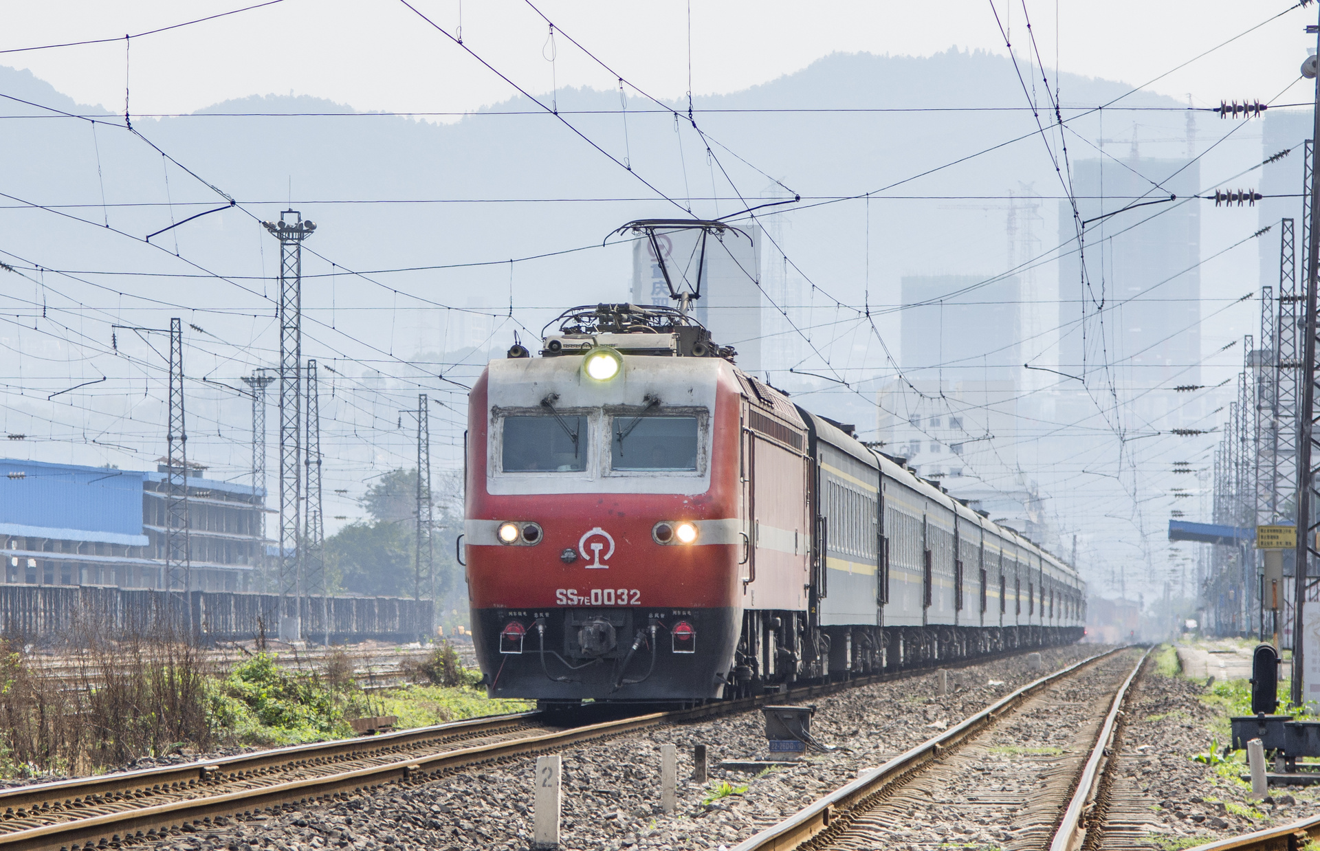 CRRC Dalian SS7E – photo 2