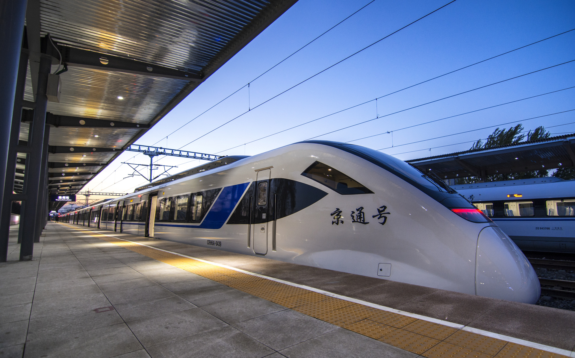 CRRC Qingdao Sifang CRH6A – photo 4