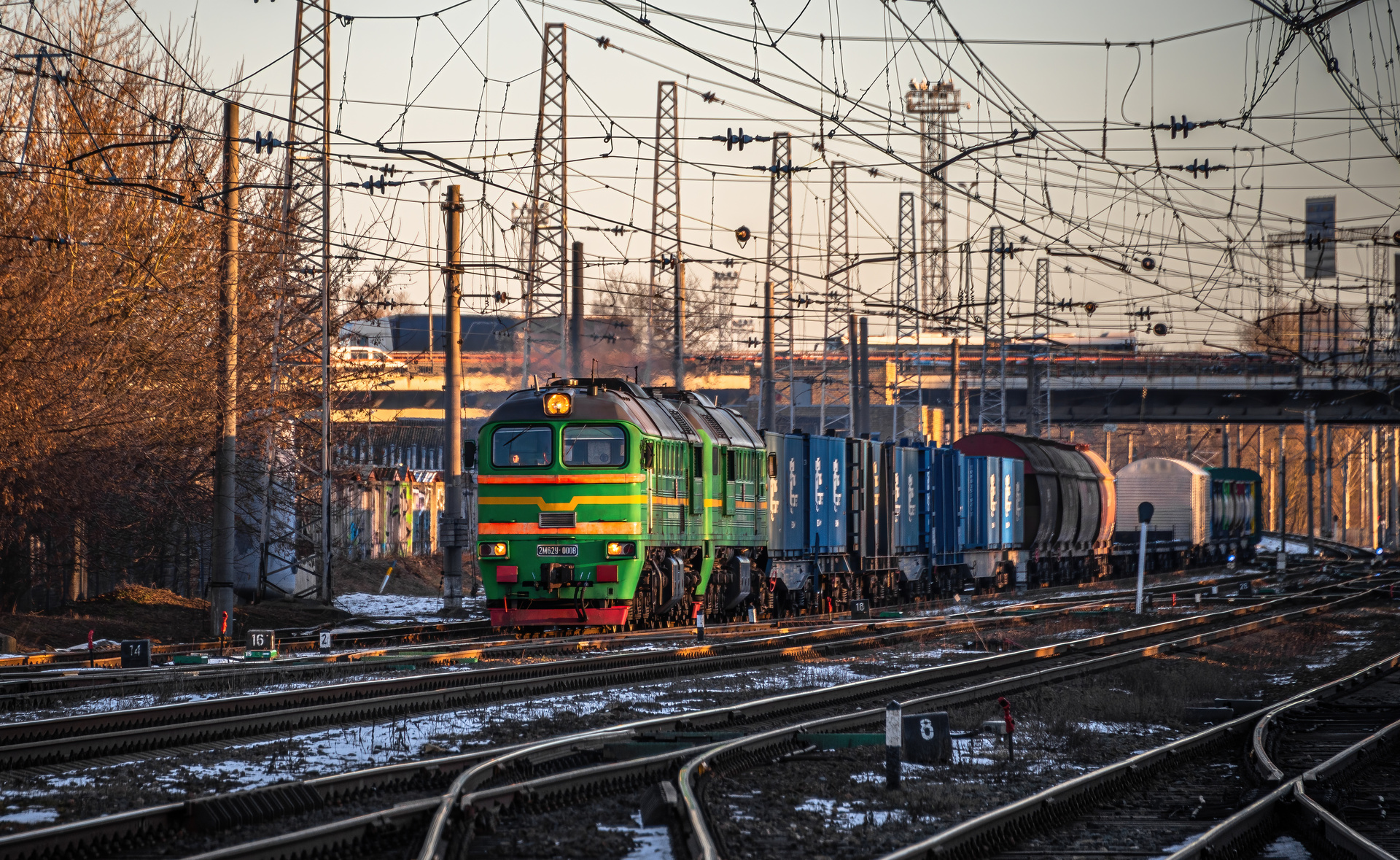 Luhanskteplovoz 2M62U – foto 19
