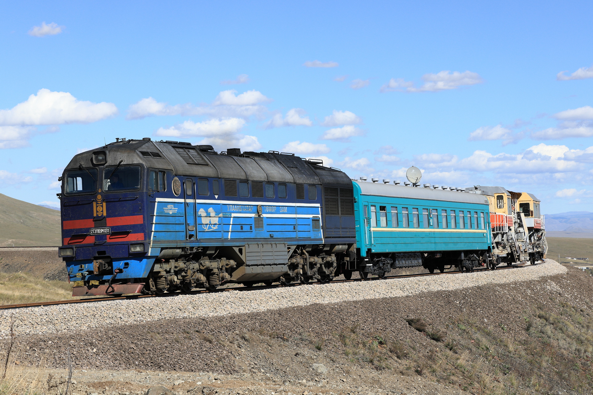 Luhanskteplovoz 2TE116U – photo 15