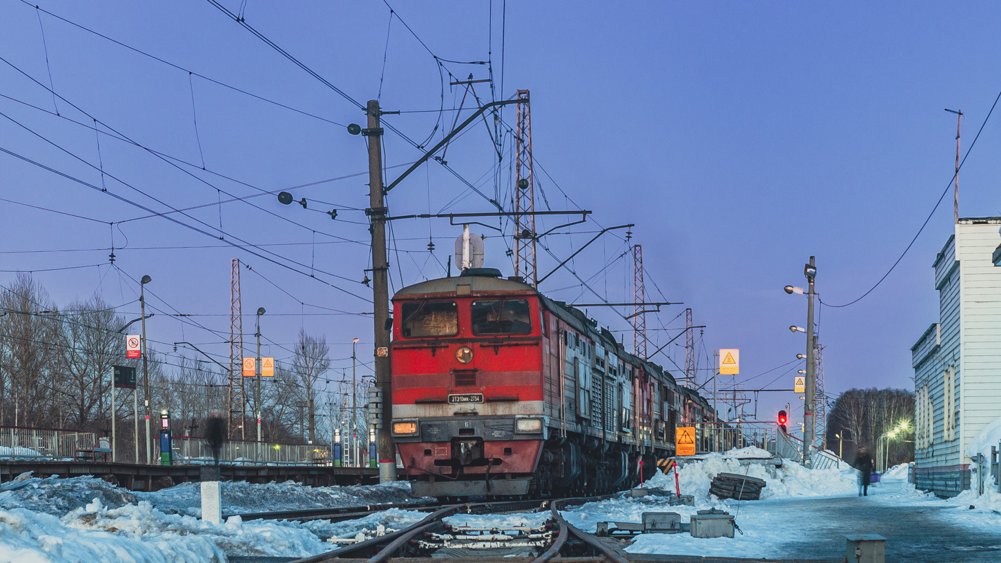 Luhanskteplovoz 2TE10M-K – photo 8