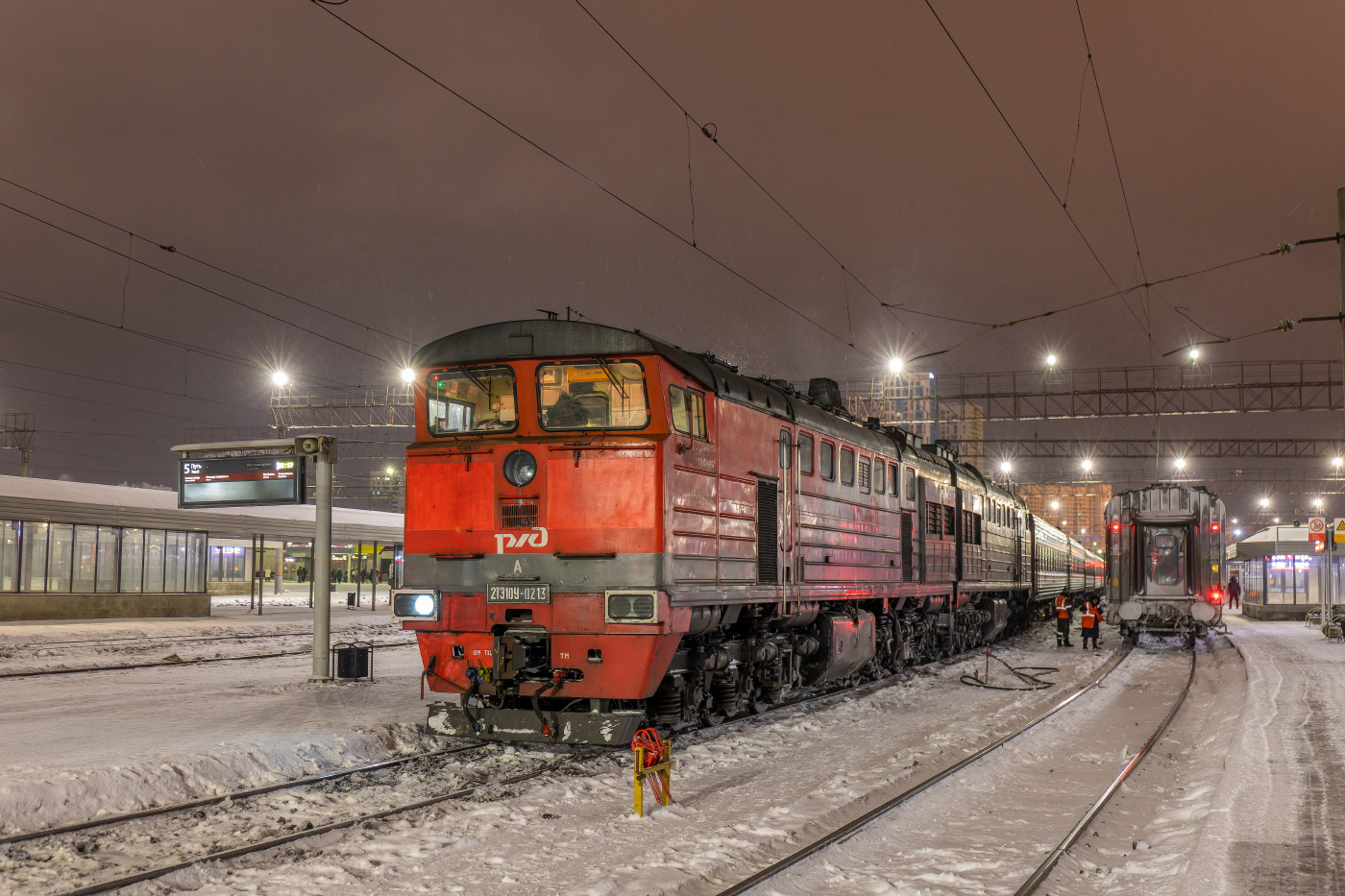 Luhanskteplovoz 2TE10U – photo 13