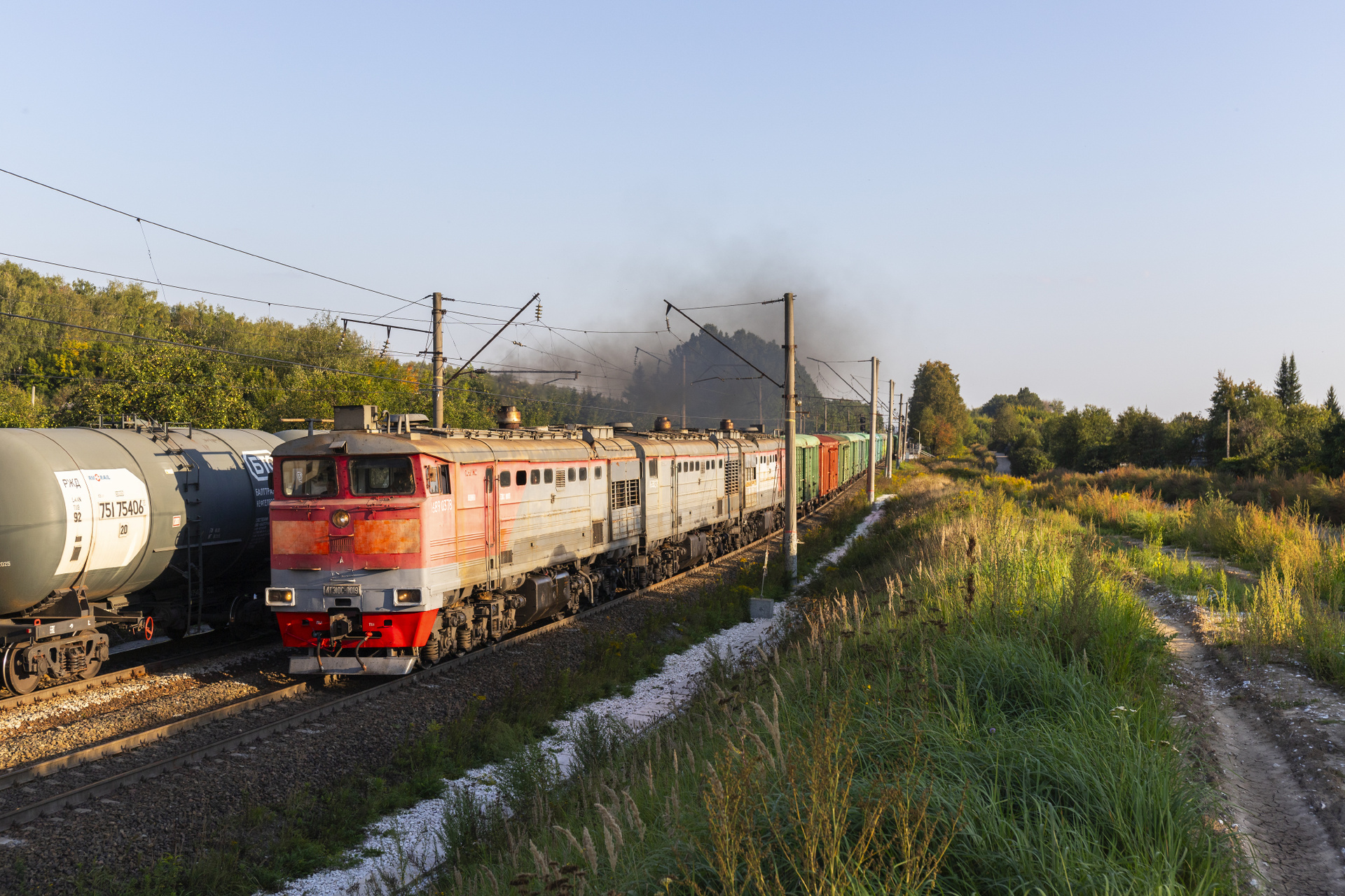 Luhanskteplovoz 4TE10S – photo 2