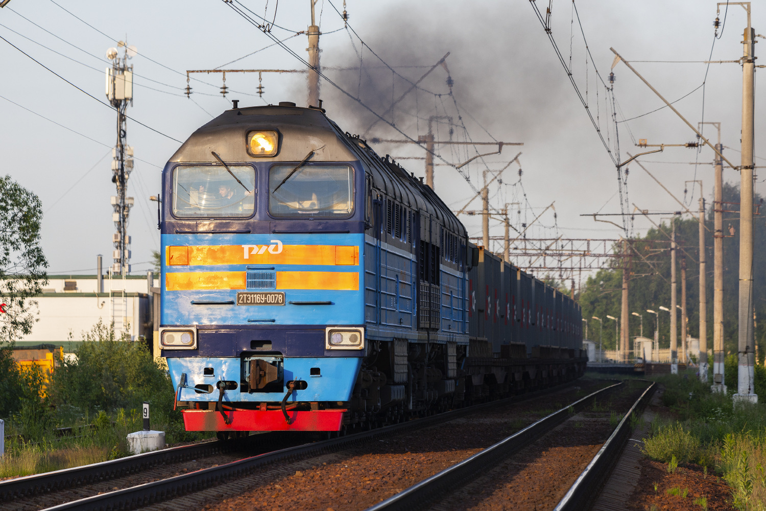 Luhanskteplovoz 2TE116U – photo 7