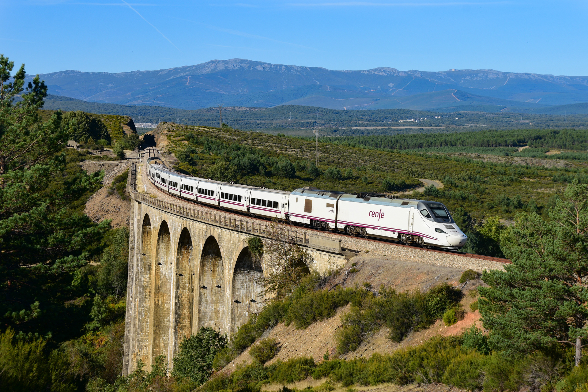 Bombardier RENFE 730 – photo 11