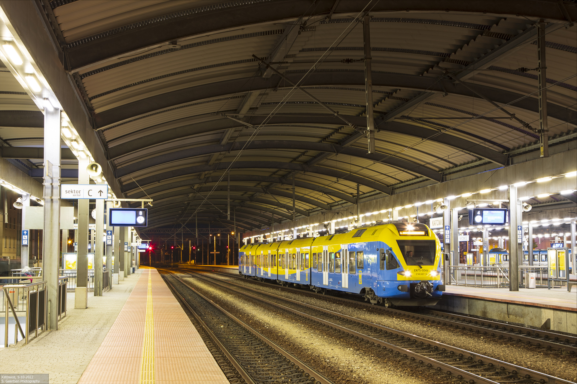Stadler Flirt 4/10 3kV – photo 4