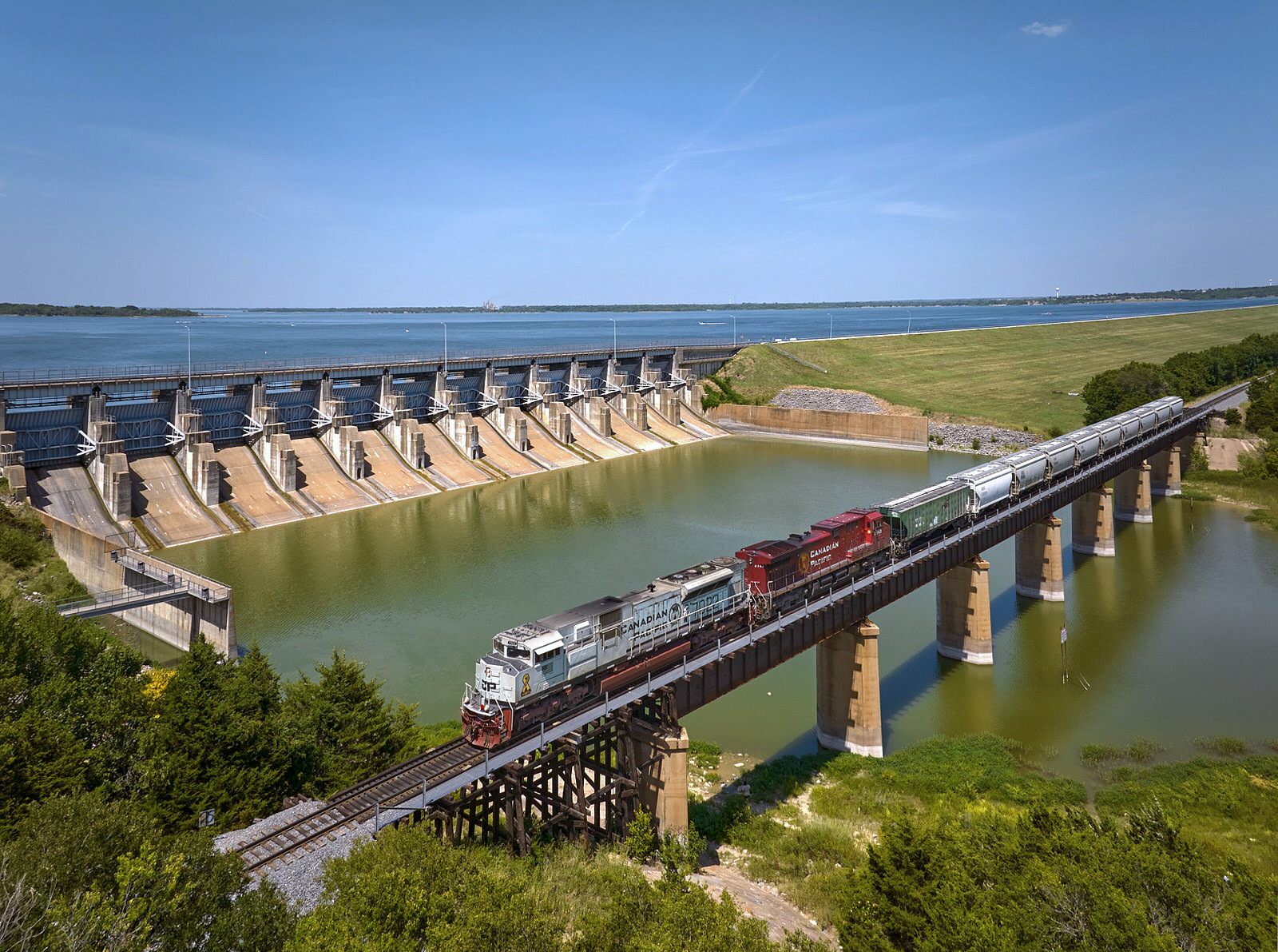 EMD SD70ACu – photo 3