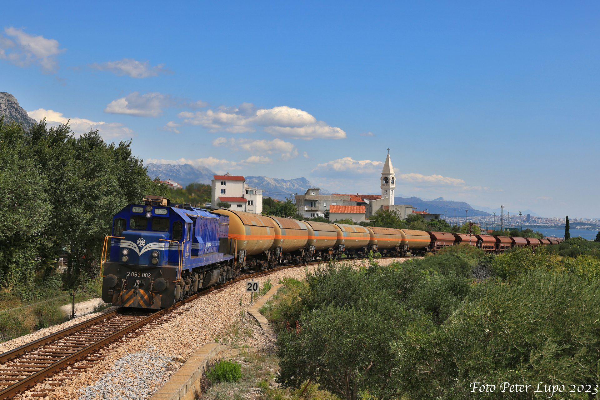 EMD GT26CW-2 – photo 17