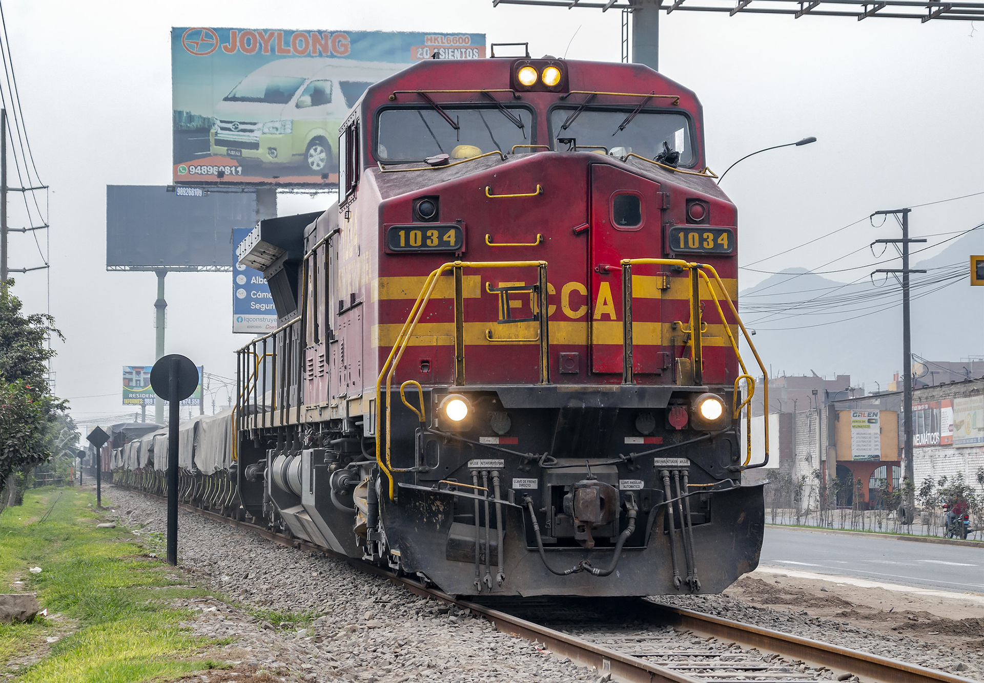 GE Dash 8-40CW – photo 3