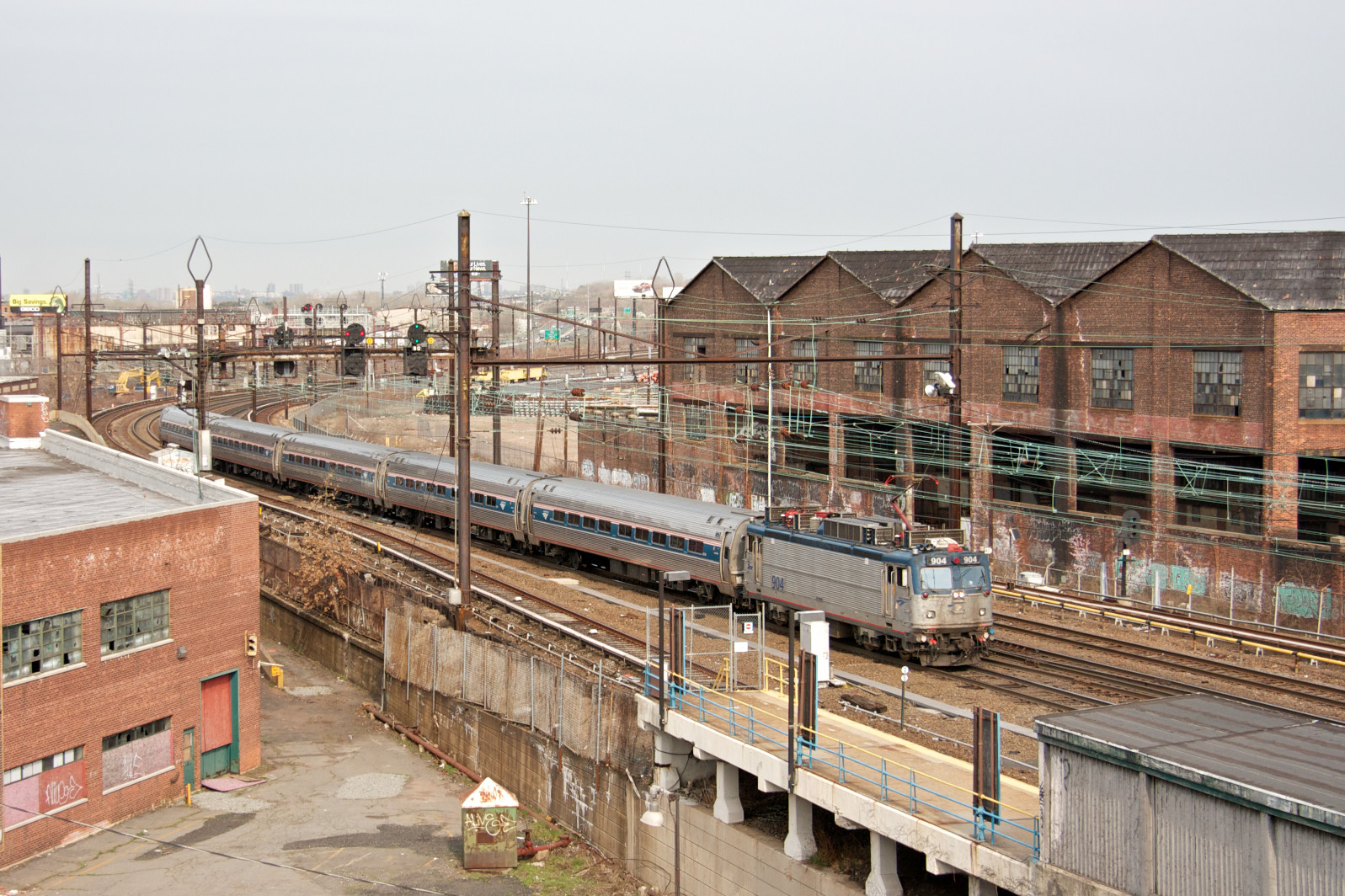 EMD AEM-7 – photo 12