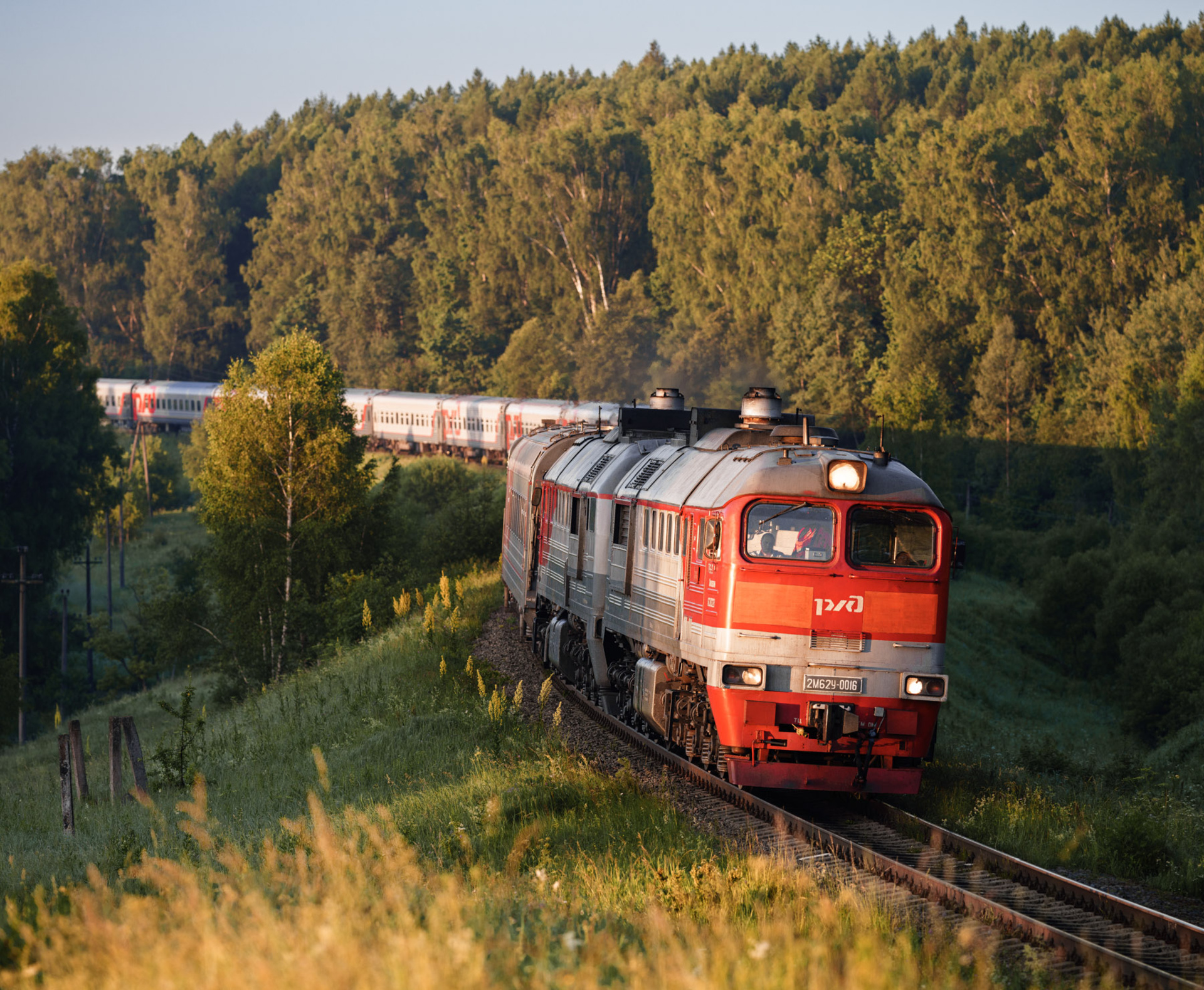 Luhanskteplovoz 2M62U – foto 12