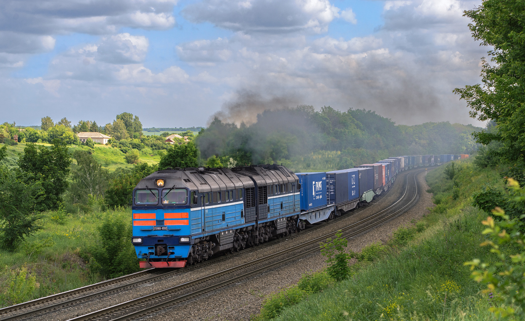 Luhanskteplovoz 2TE116U – photo 8