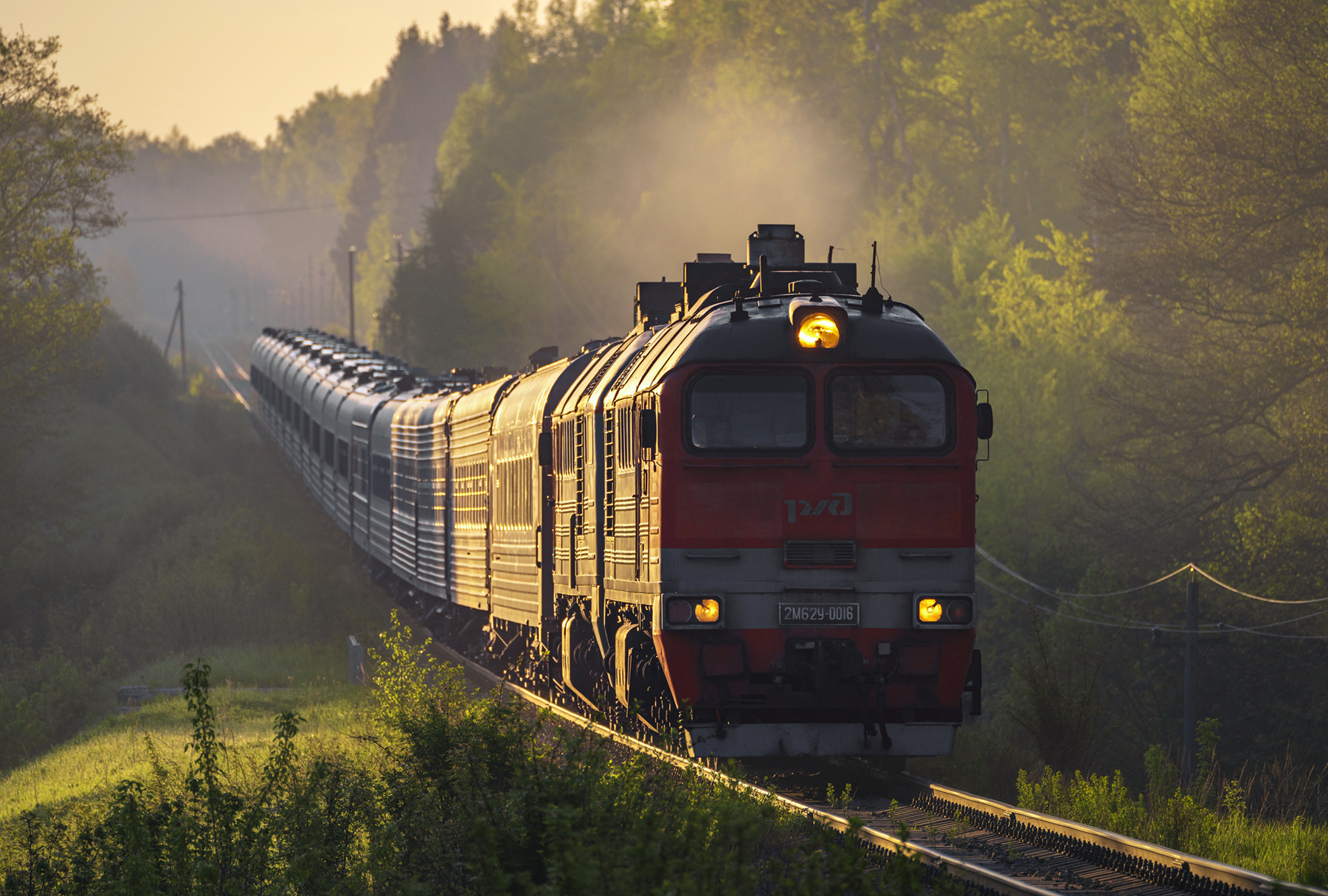 Luhanskteplovoz 2M62U – foto 2