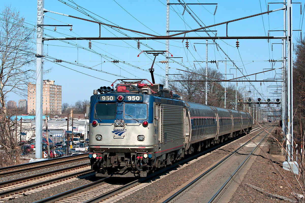 EMD AEM-7 – photo 8