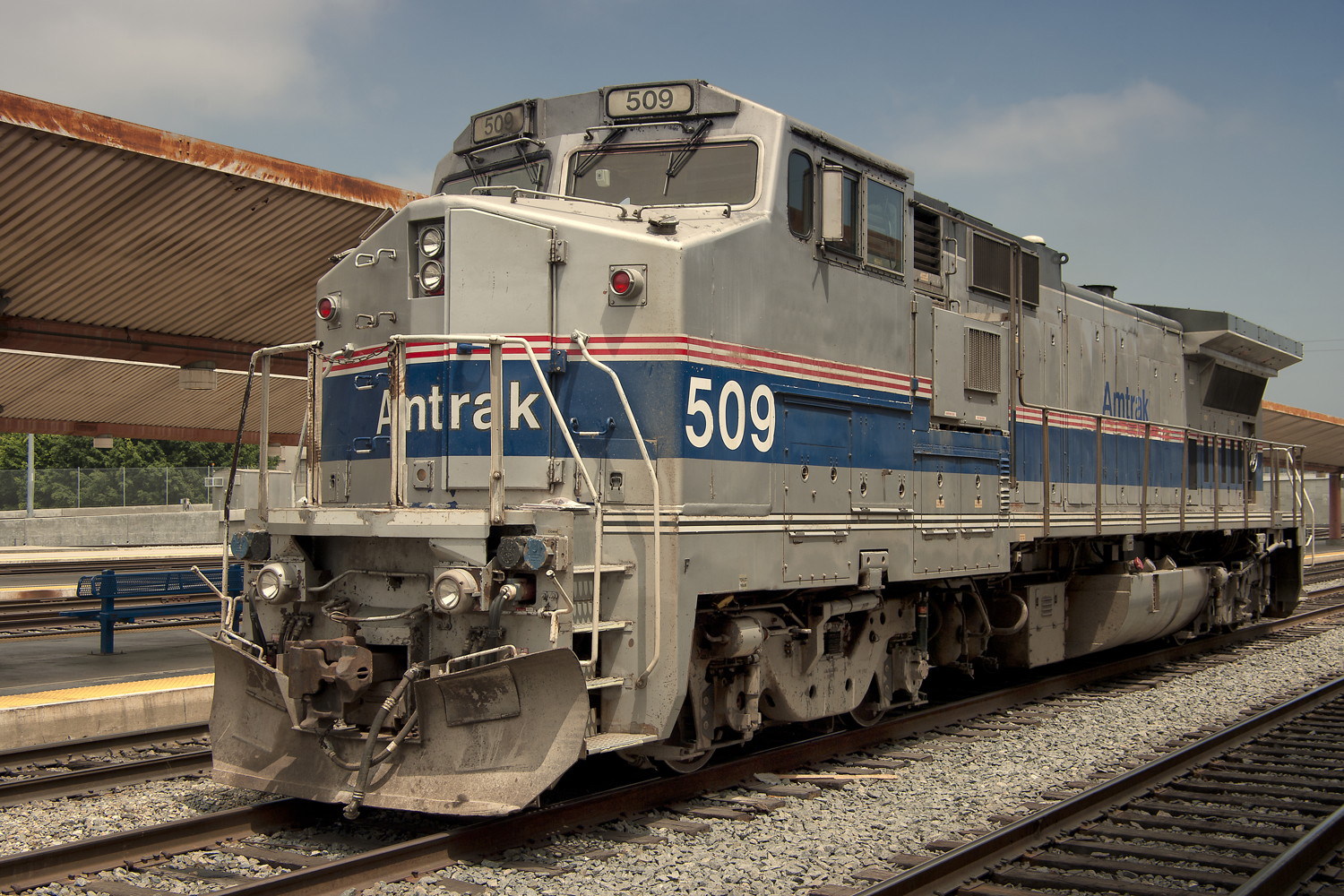 GE Dash 8-32BWH – photo 5