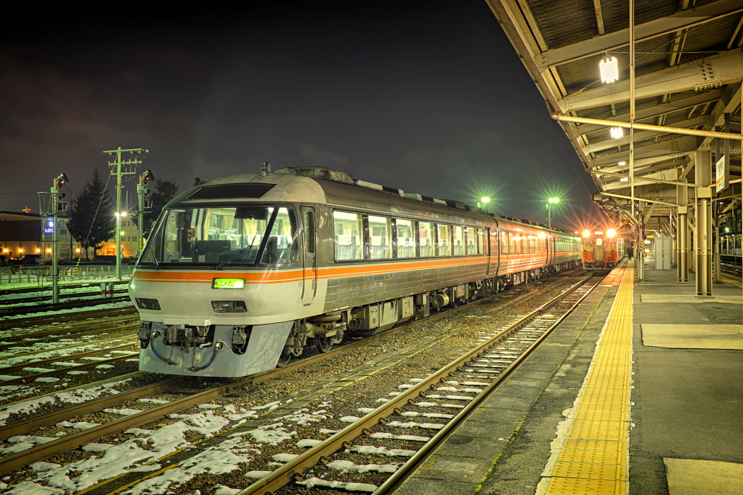Nippon Sharyo KiHa 85 – photo 7