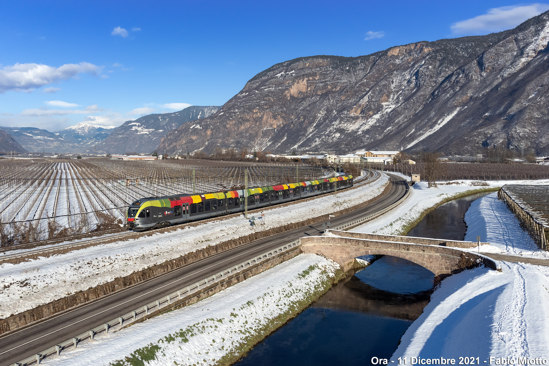 Stadler Flirt 6/14 15 kV+3 kV – photo 9