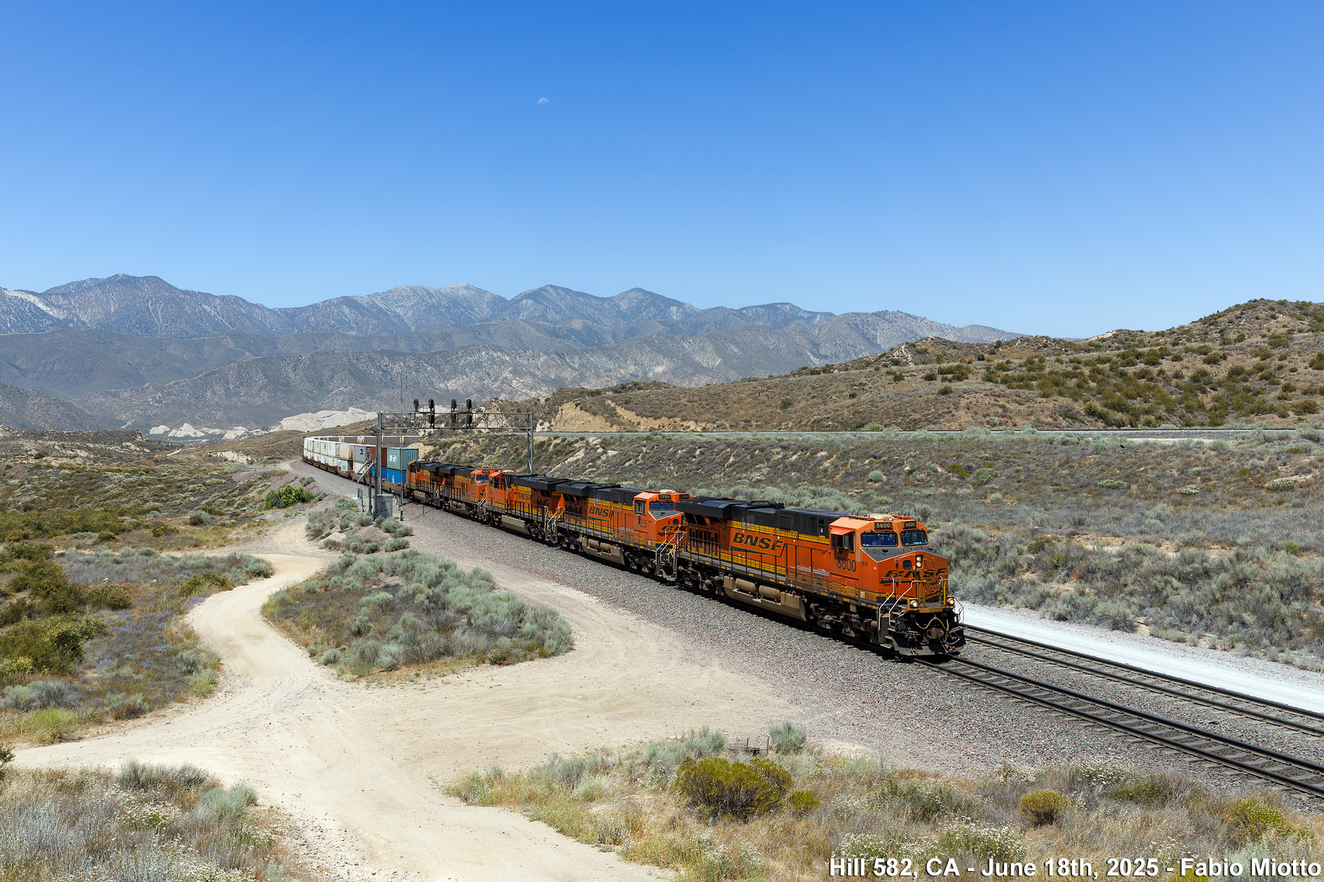GE ES44C4 – photo 8