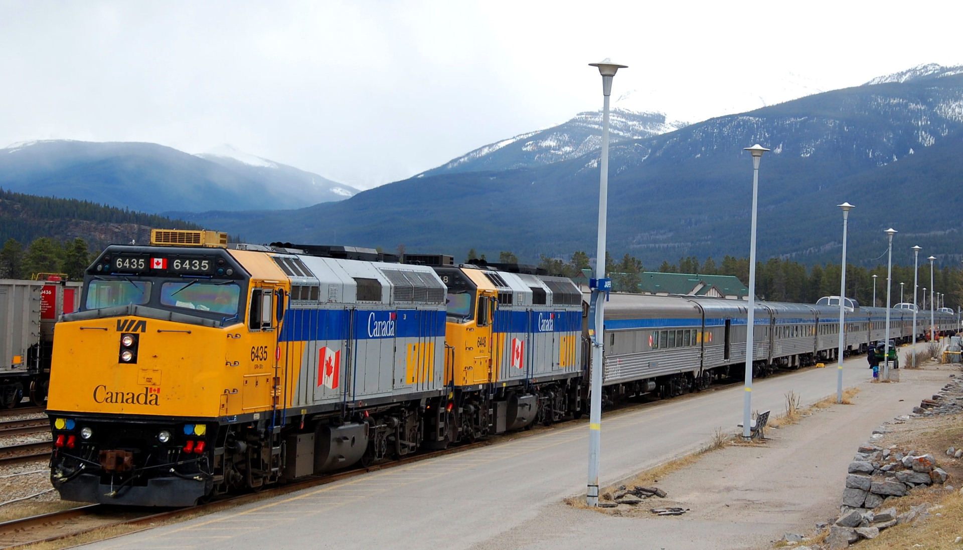 GMD Via F40PH-2D – photo 12