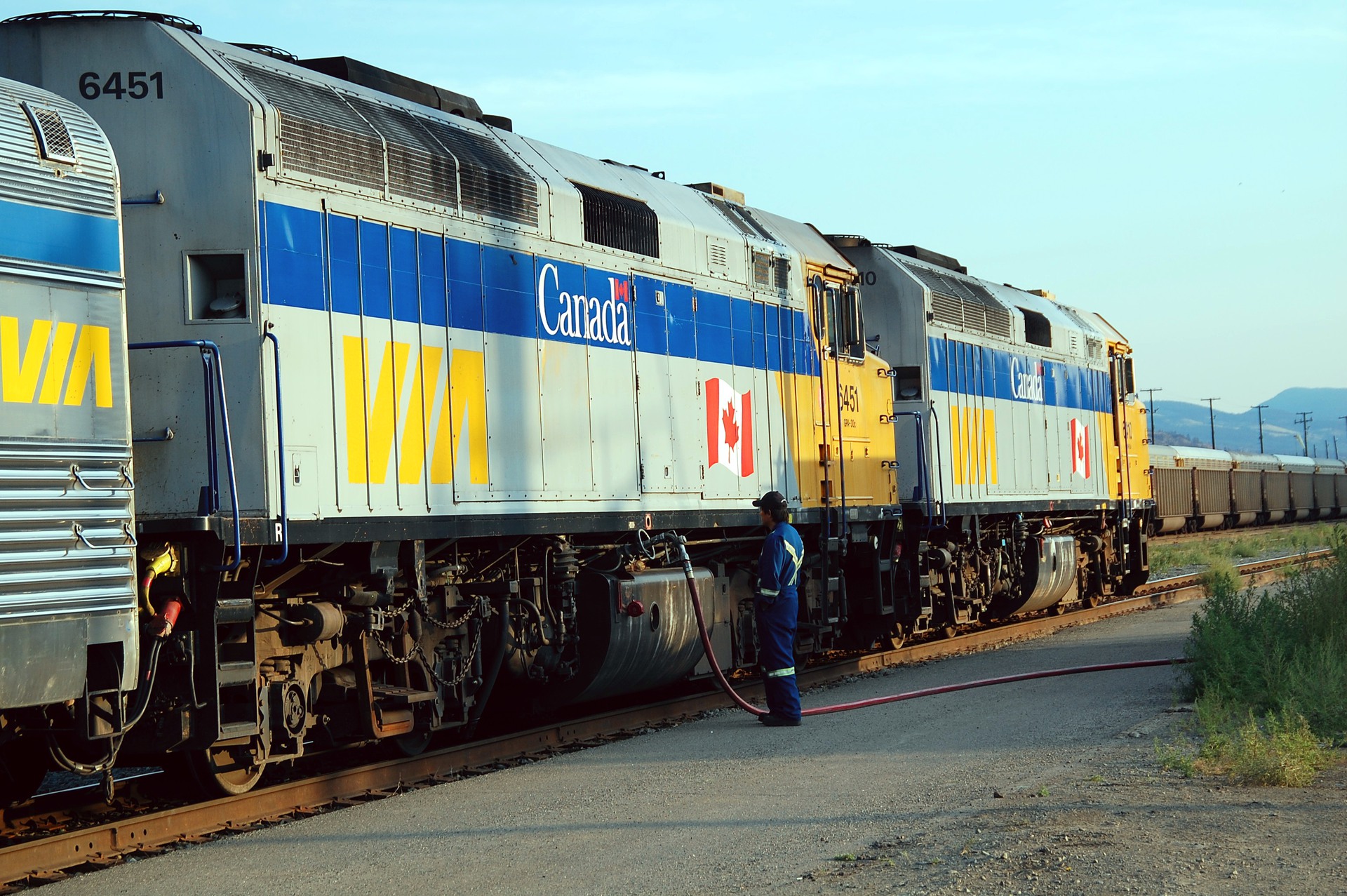 GMD Via F40PH-2D – photo 9