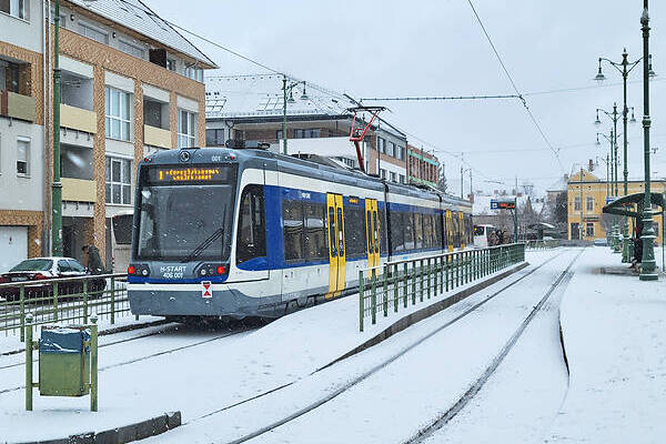 Stadler MAV 406