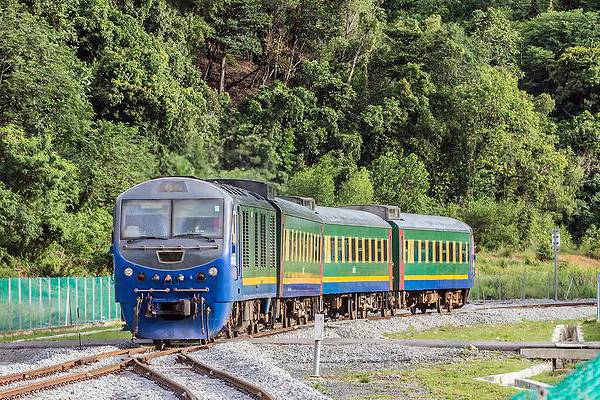 CRRC Nanjing Puzhen SSR 6600