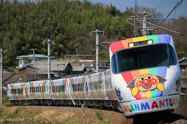 Hitachi JR Shikoku 8000 series