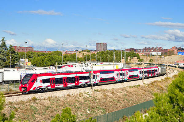 Stadler RENFE 453