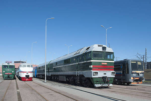 Luhanskteplovoz 2TE121