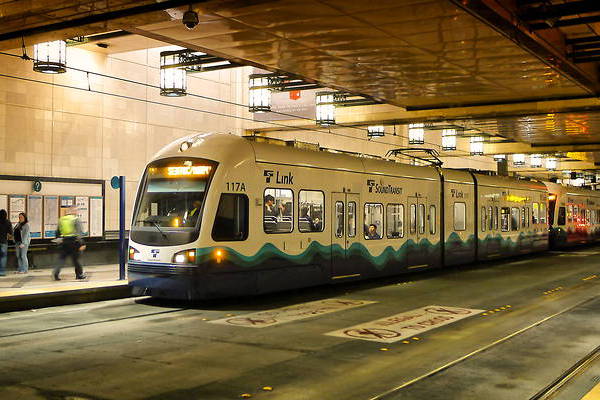 Kinki Sharyo Sound Transit 100