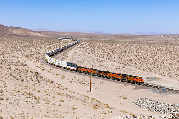 GE ES44AC