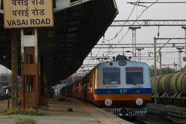Alstom 900 AC/DC EMU