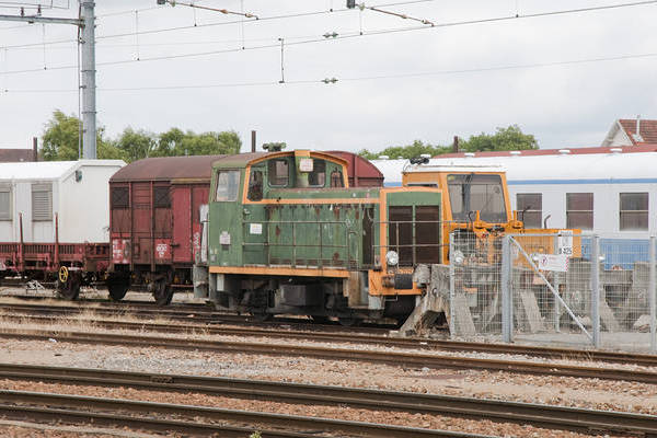 CEM Y 7100
