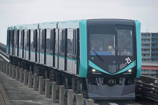 Niigata Transys Toei 320