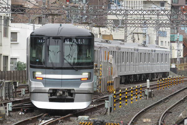Kinki Sharyo Tokyo Metro 13000