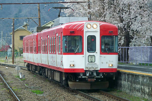 Hitachi JNR 5000