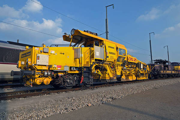 Plasser & Theurer CFL 700