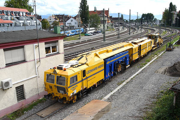 Plasser & Theurer Unimat 09-4x4/4S