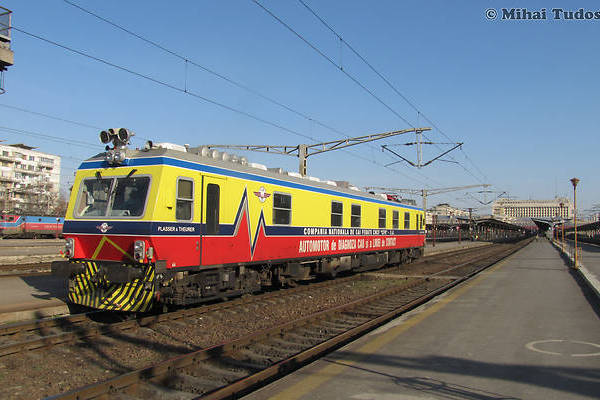 Plasser & Theurer EM-130