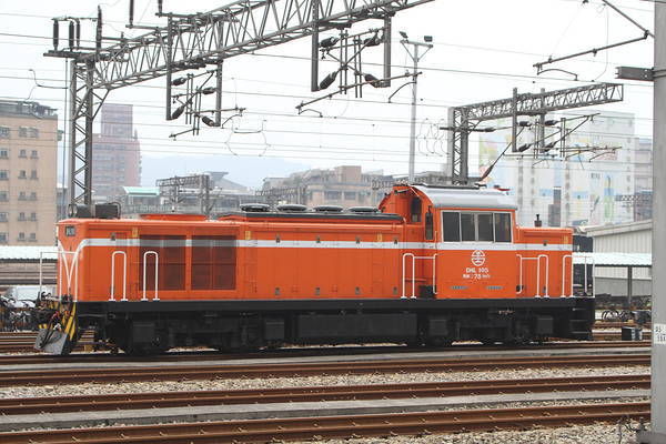 Niigata DHL100
