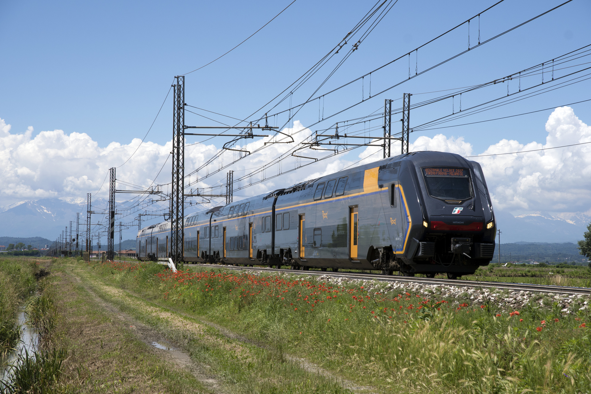Hitachi ETR 521 – photo 10