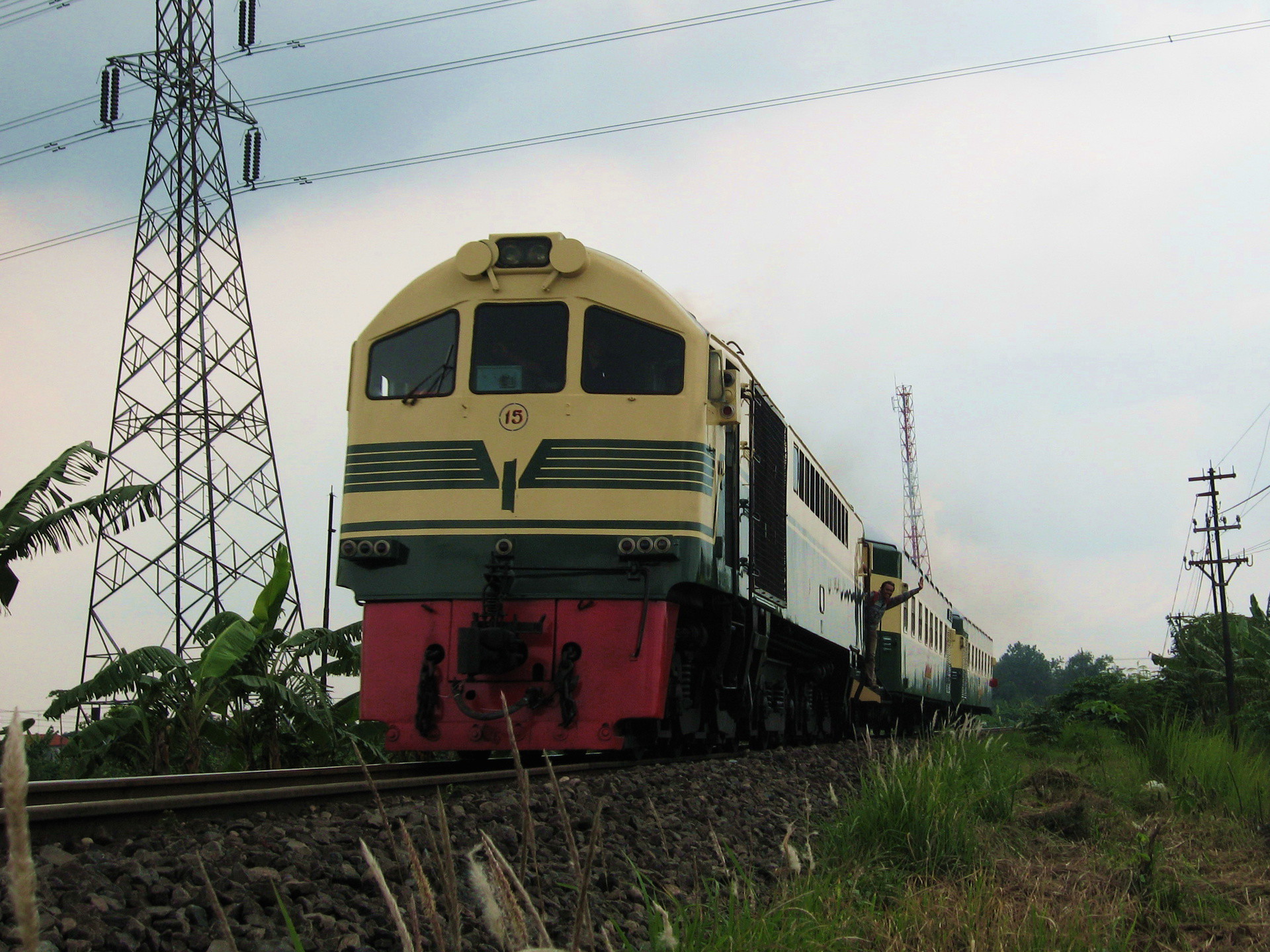 GE UM 106T – photo 4