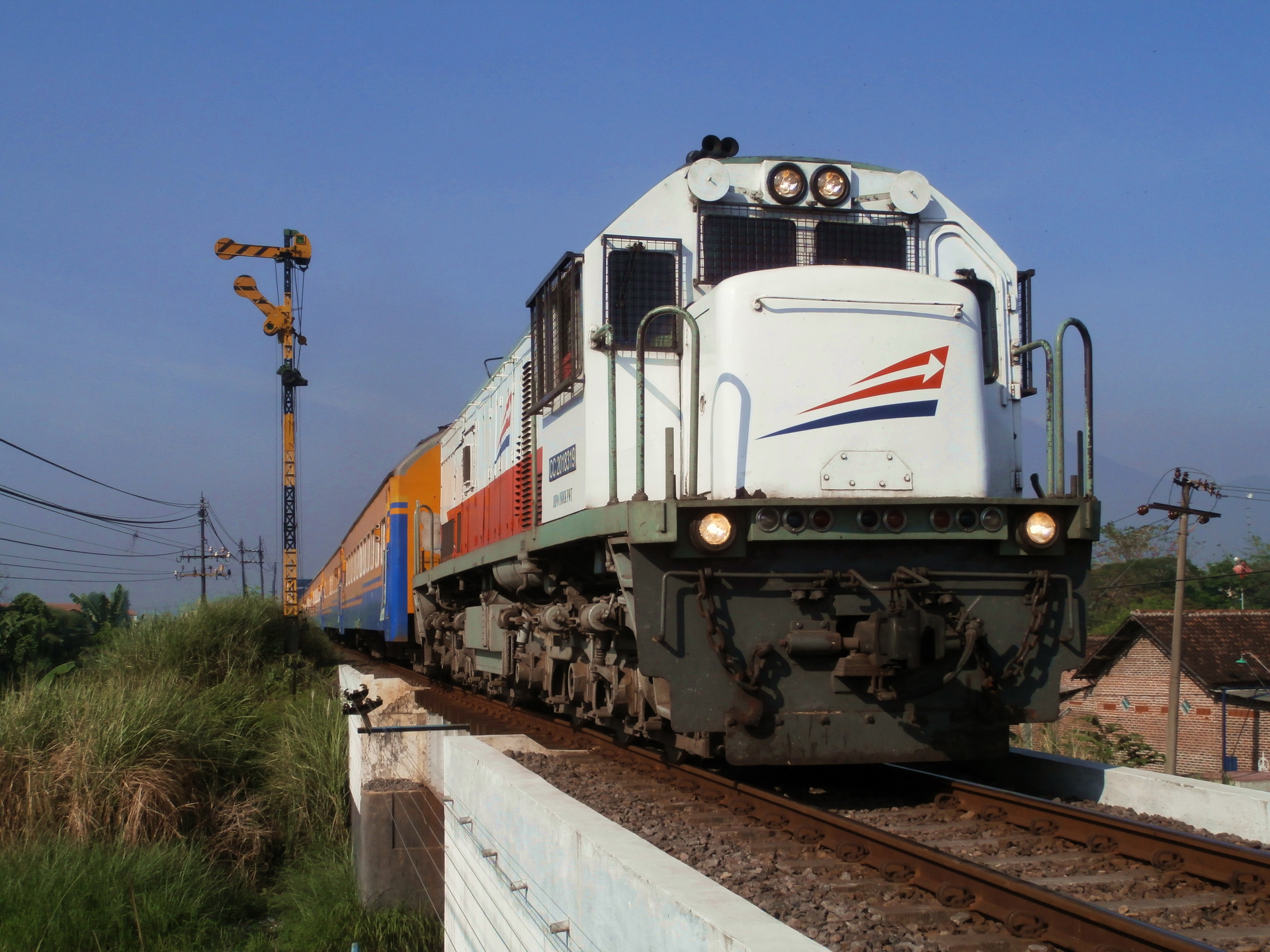 GE U18C – photo 9