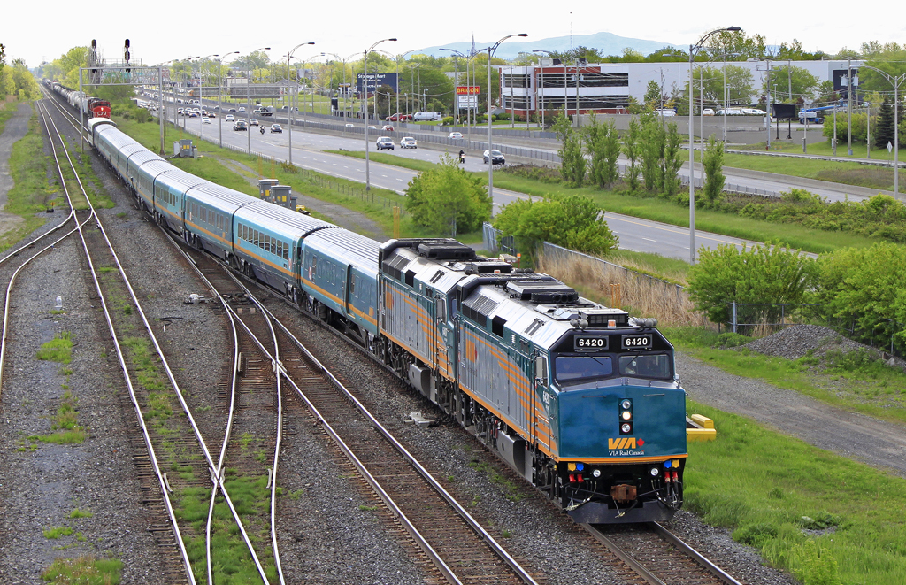 GMD Via F40PH-2D – photo 4