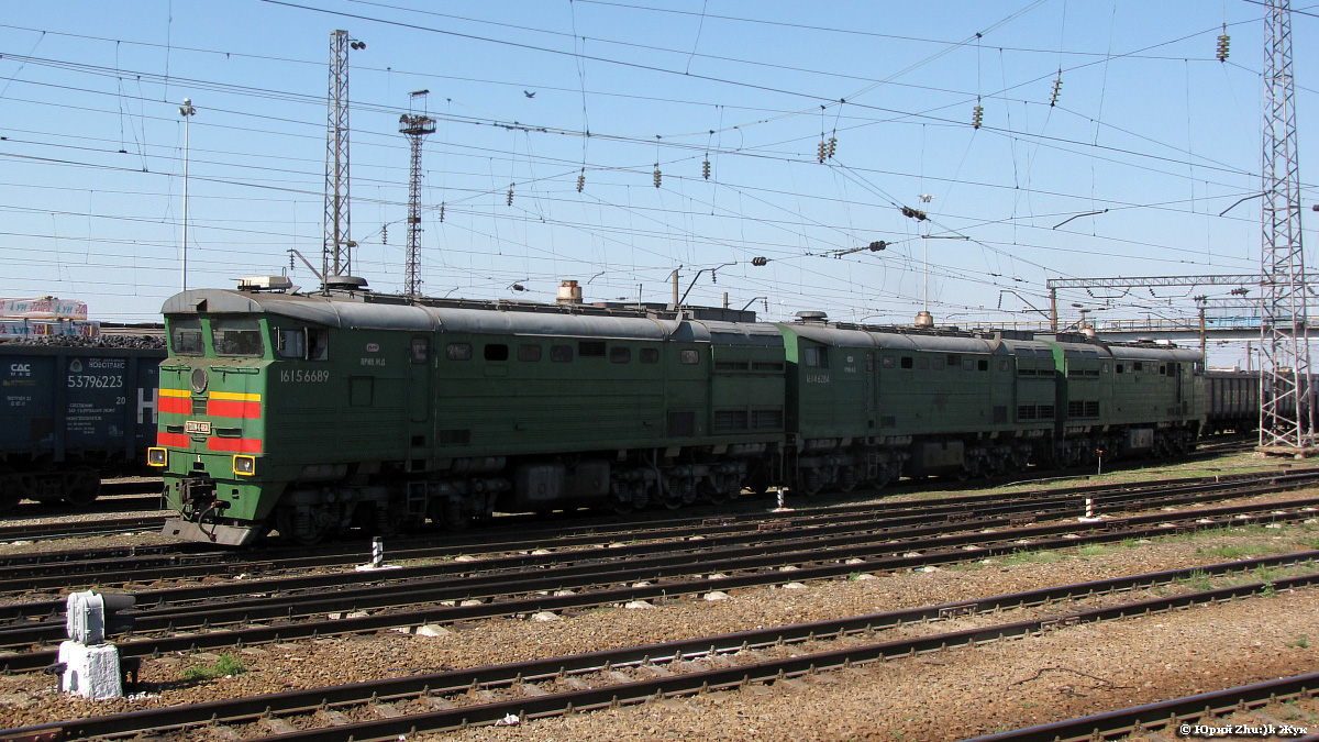 Luhanskteplovoz 2TE10M – photo 24